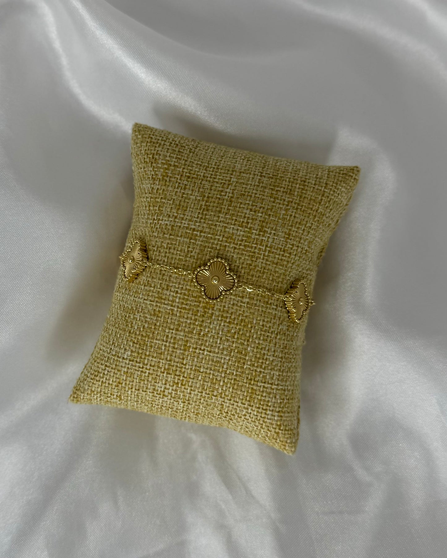 Clover bracelet