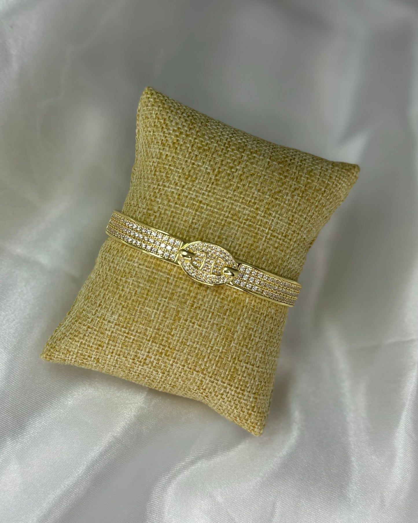 GG style bangle