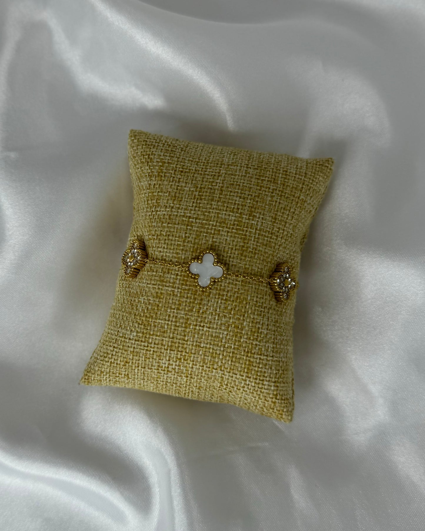 Clover bracelet