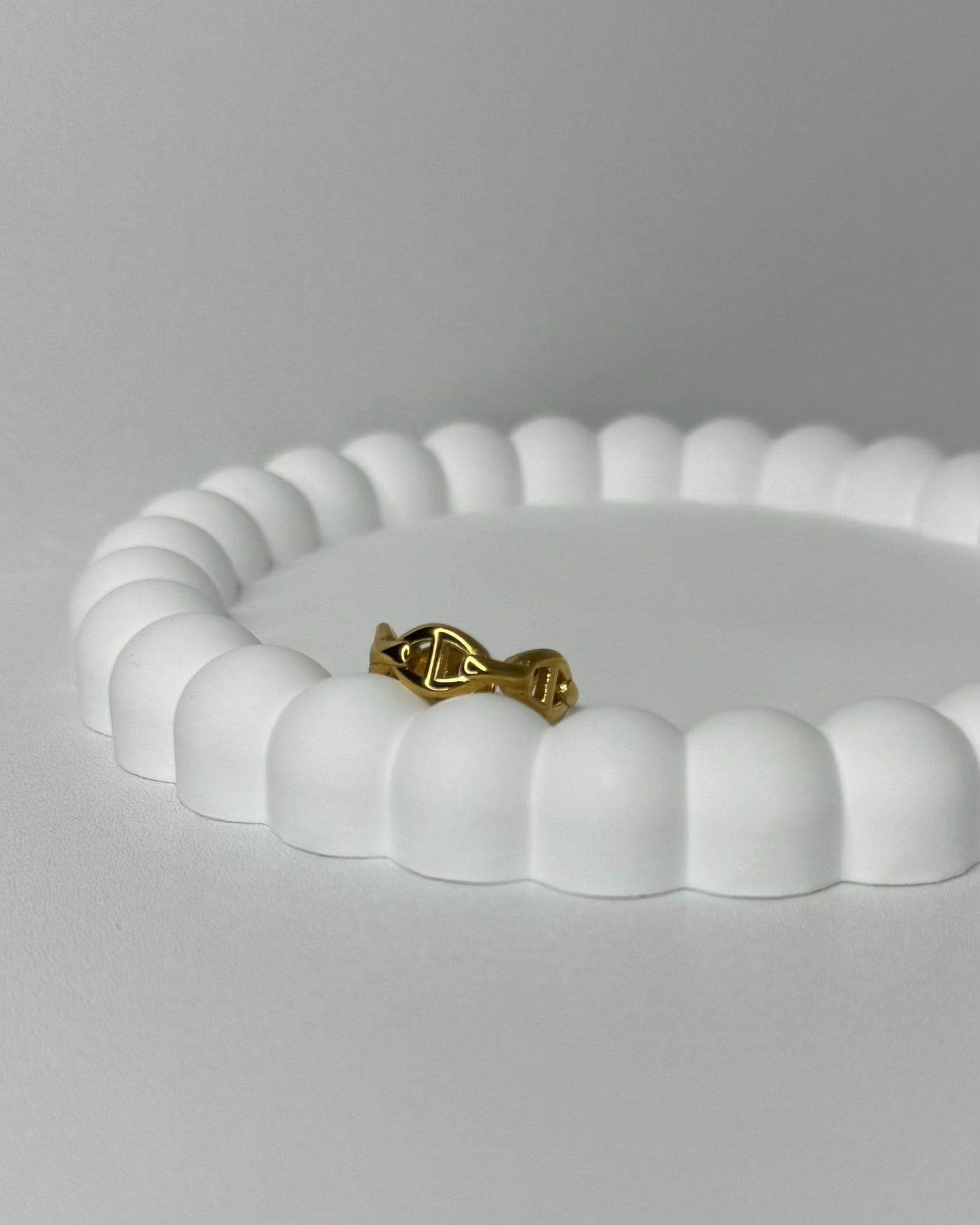 GG style ring