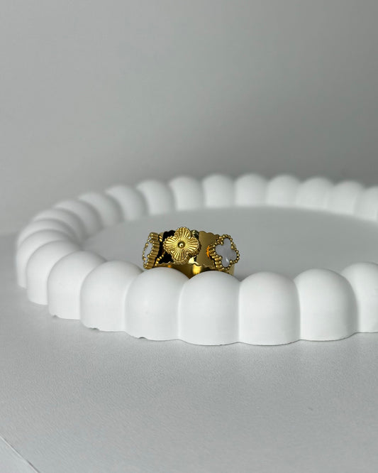 Clover ring
