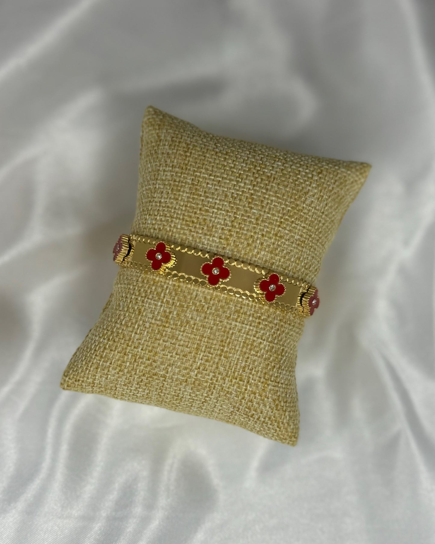 Clover bangle