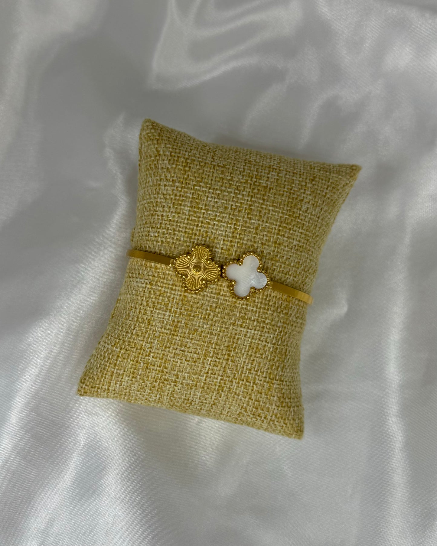 Clover bangle