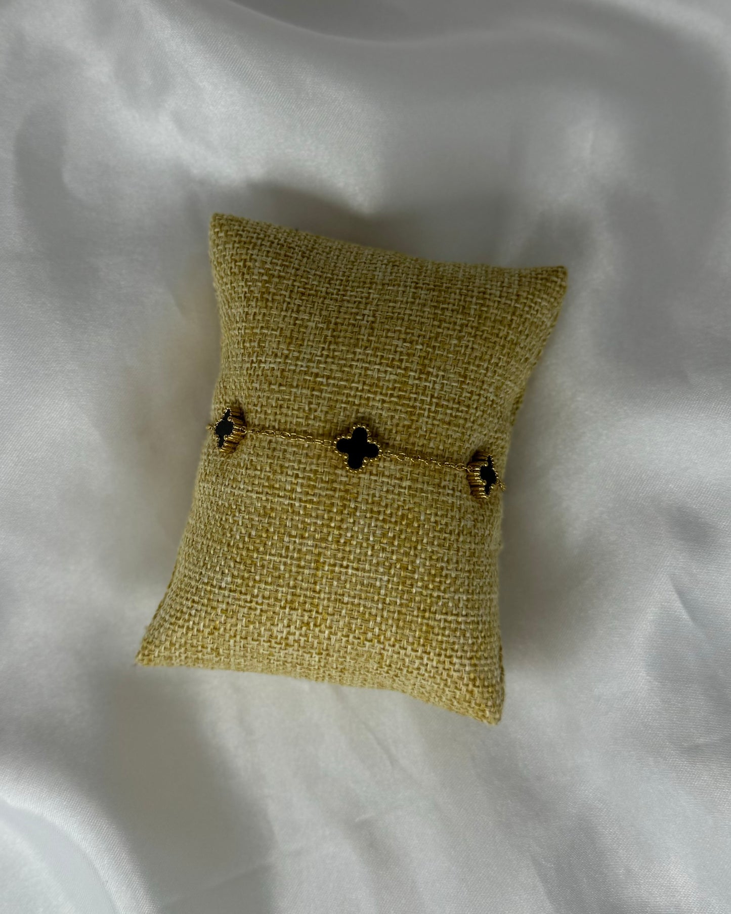 Clover bracelet