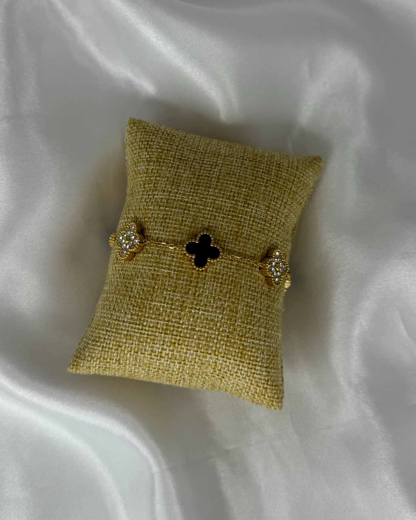 Clover bracelet