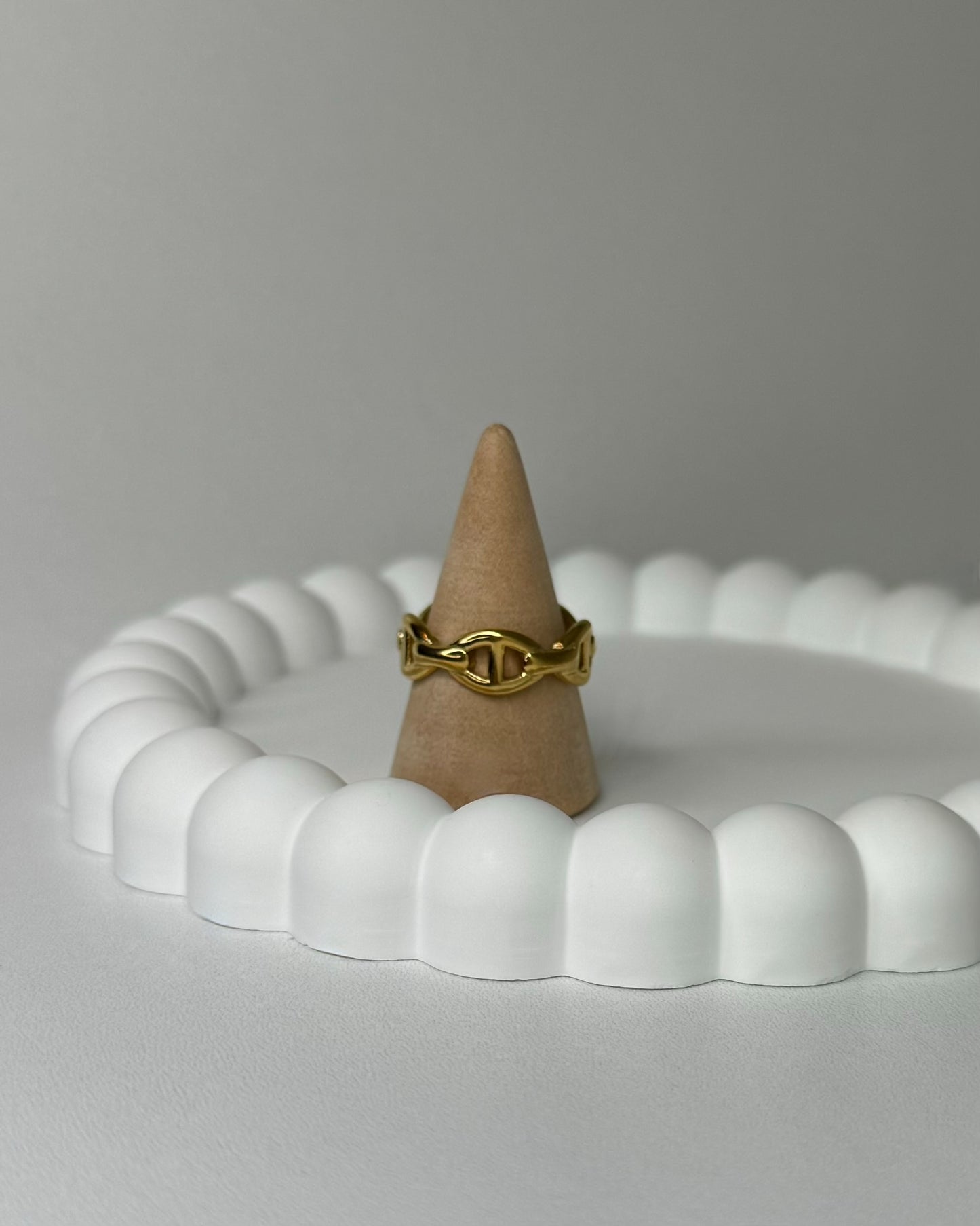 GG style ring