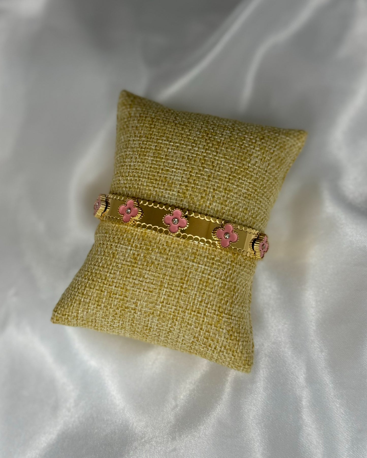 Clover bangle