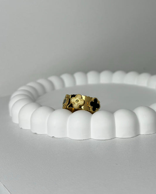 Black gold clover ring