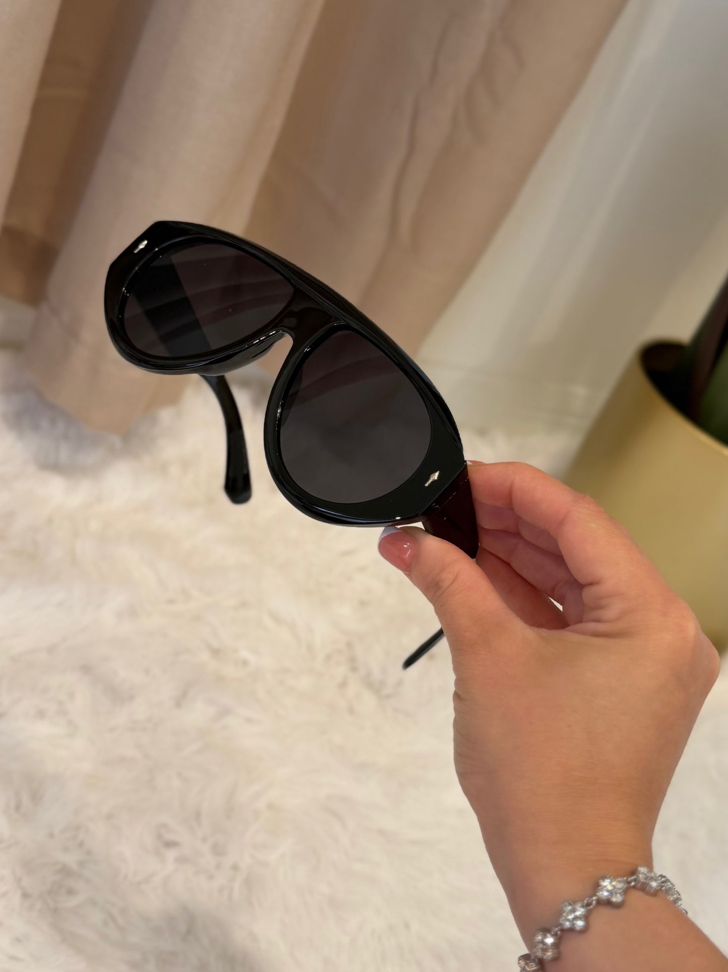 Black glasses