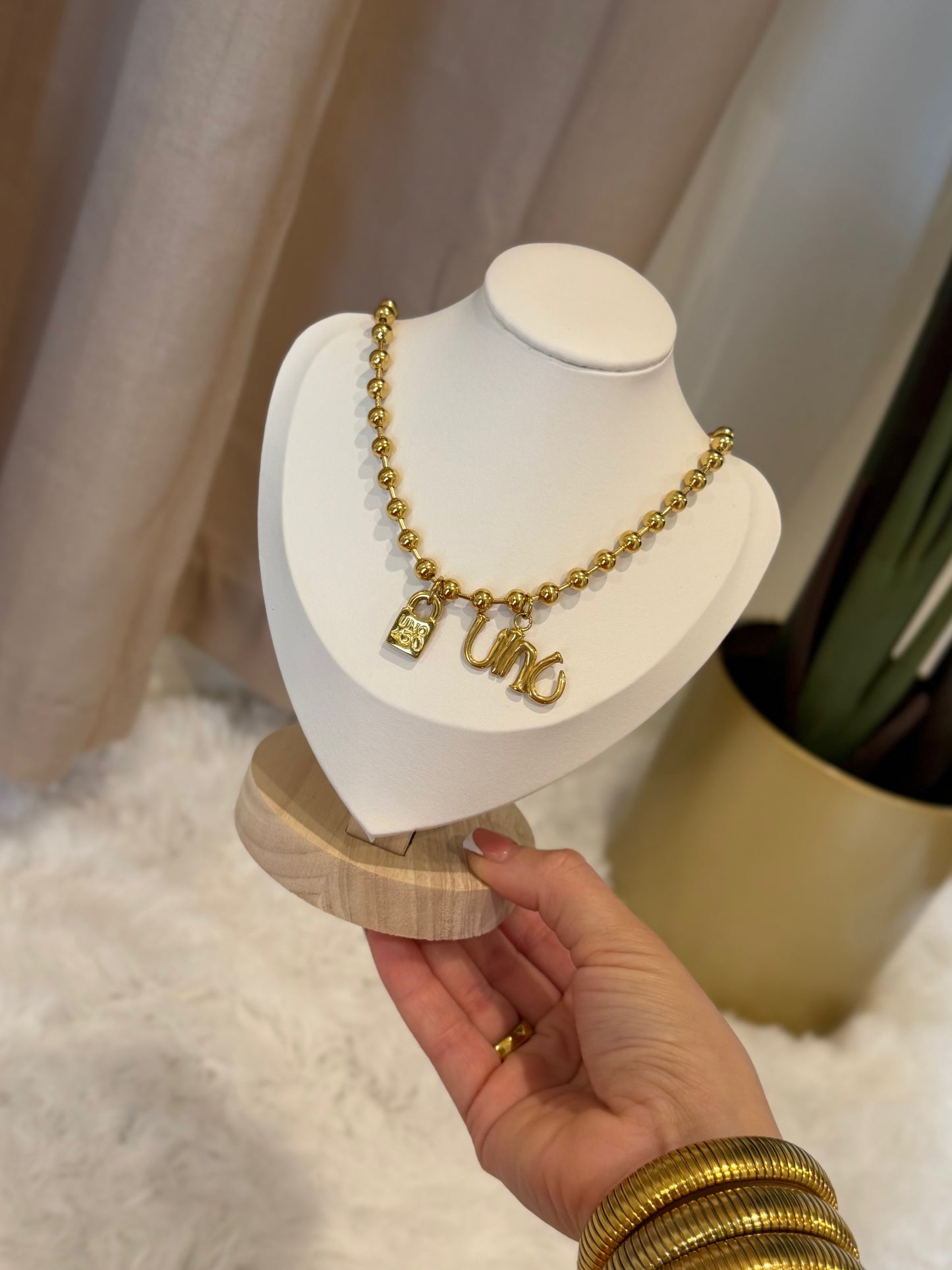 Un* De 50 necklace